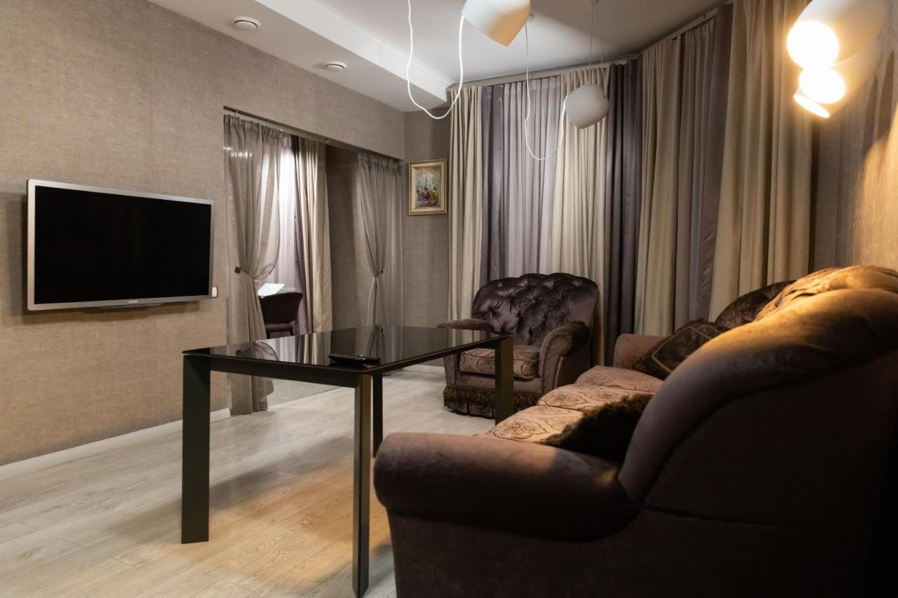 Hotel "Mandarin Clubhouse" Kharkiv Eksteriør bilde
