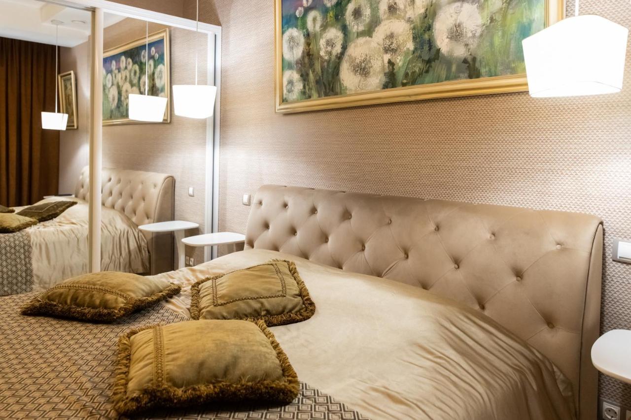 Hotel "Mandarin Clubhouse" Kharkiv Eksteriør bilde