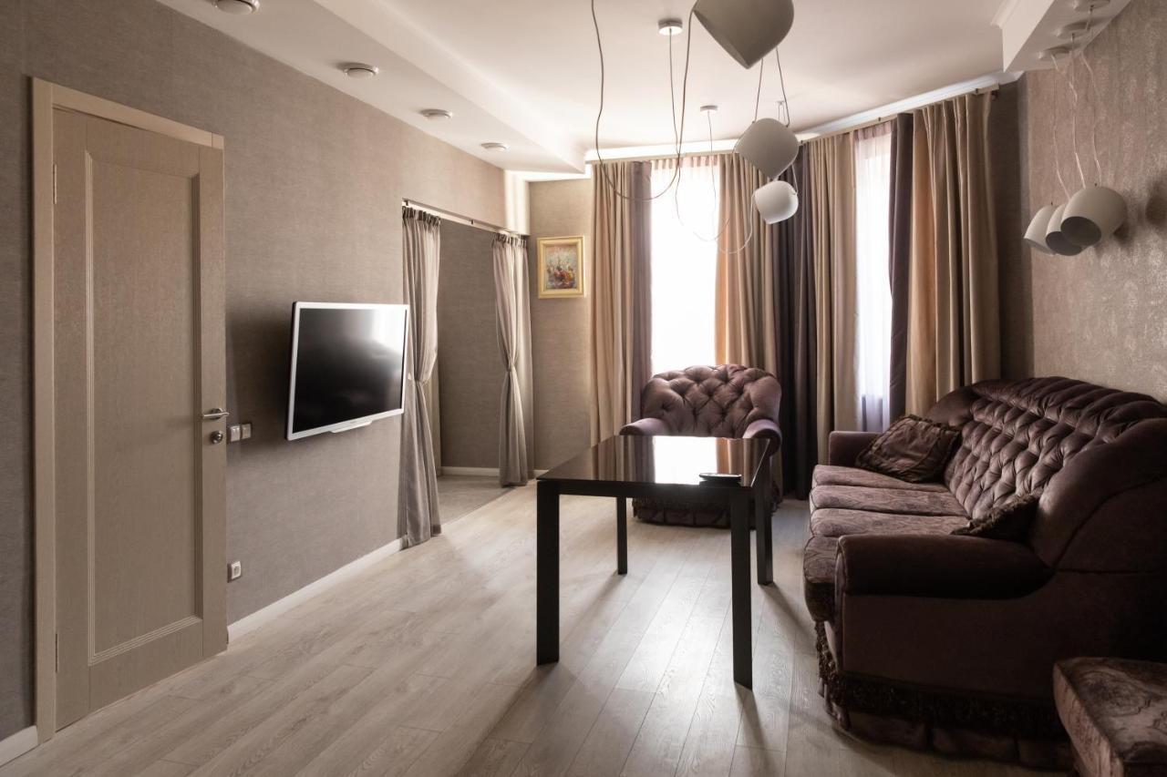 Hotel "Mandarin Clubhouse" Kharkiv Eksteriør bilde