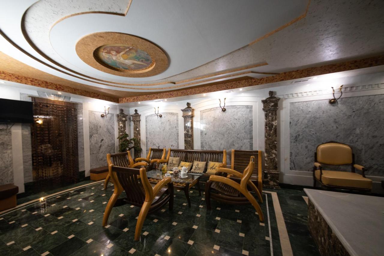 Hotel "Mandarin Clubhouse" Kharkiv Eksteriør bilde