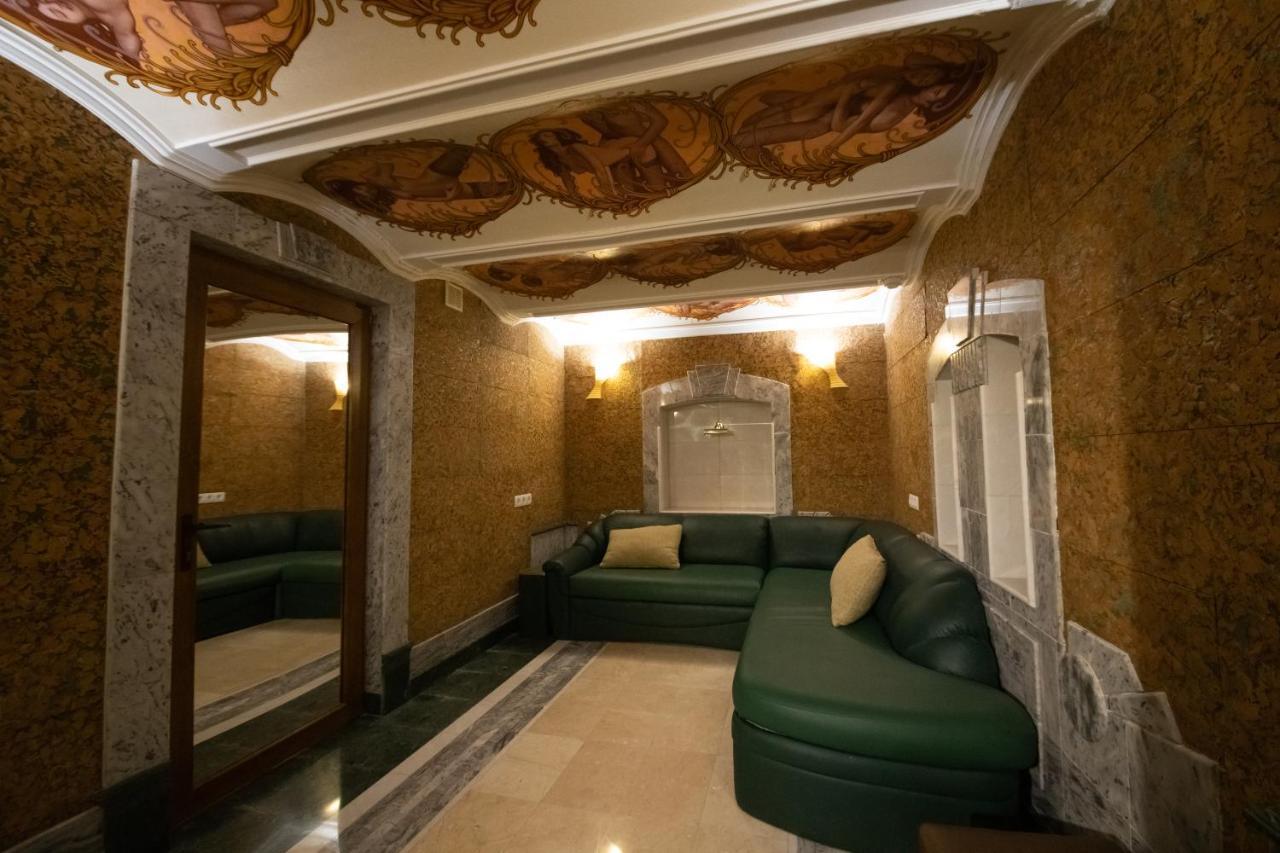 Hotel "Mandarin Clubhouse" Kharkiv Eksteriør bilde