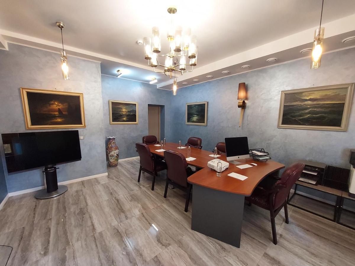 Hotel "Mandarin Clubhouse" Kharkiv Eksteriør bilde