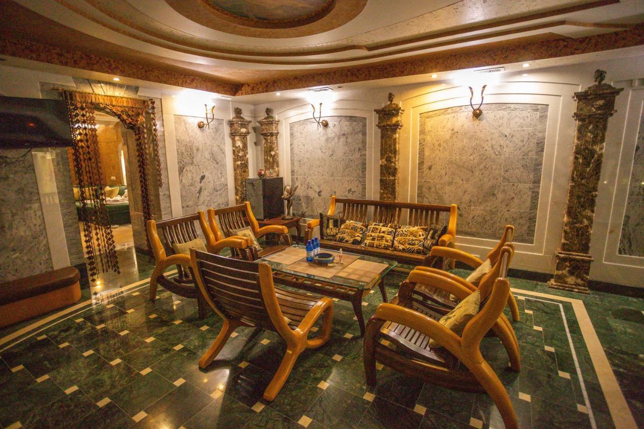 Hotel "Mandarin Clubhouse" Kharkiv Eksteriør bilde